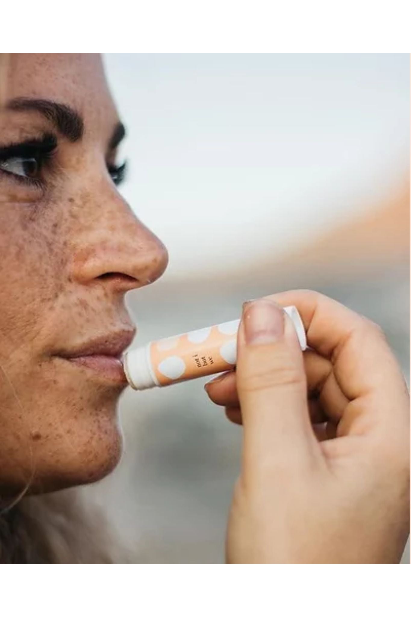 Moisturizing Essential Oil Lip Balm