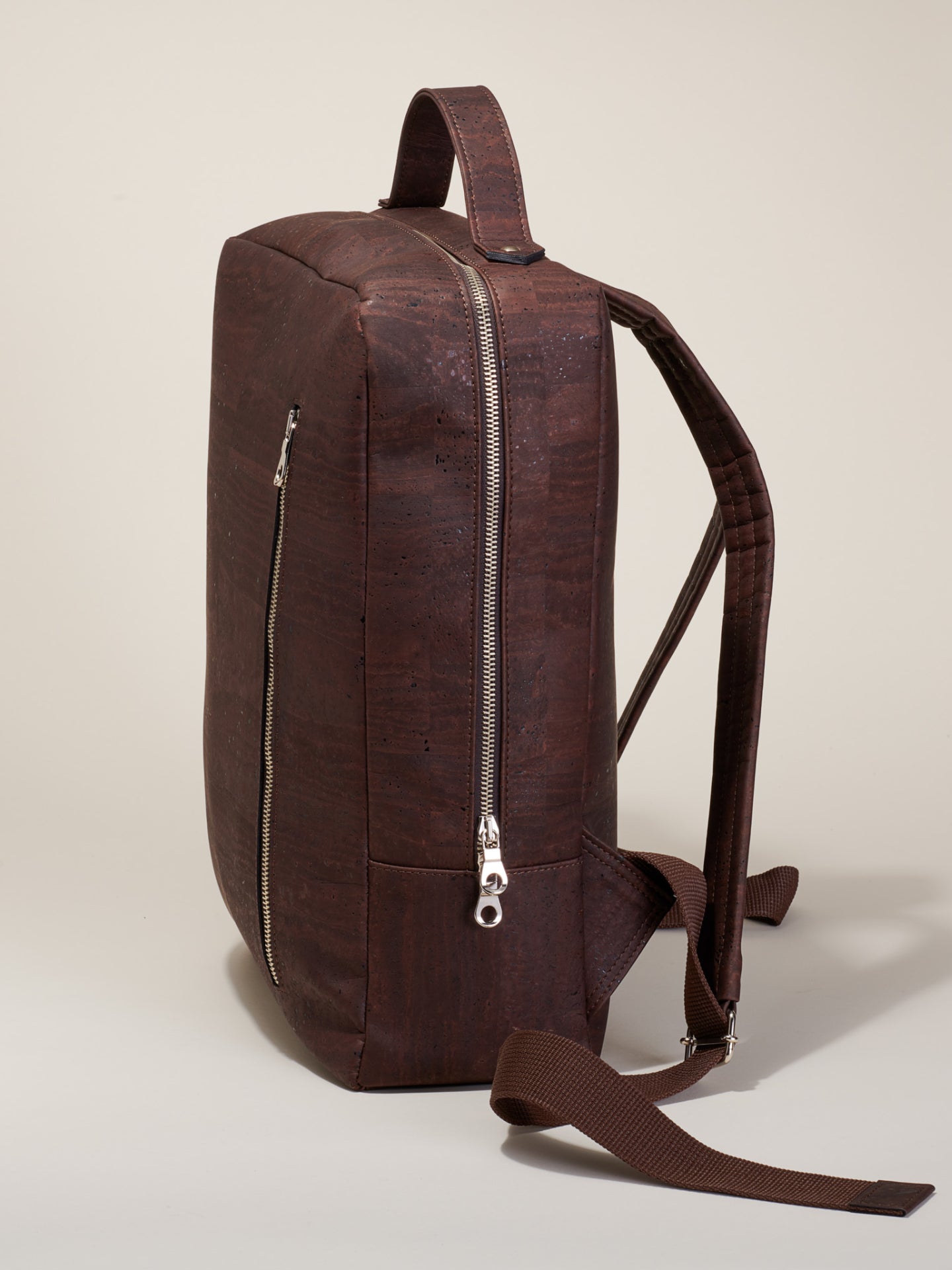 Contemporary Commuter Backpack made of Cork - Natural, Sustainable, Vegan, Biodegradable