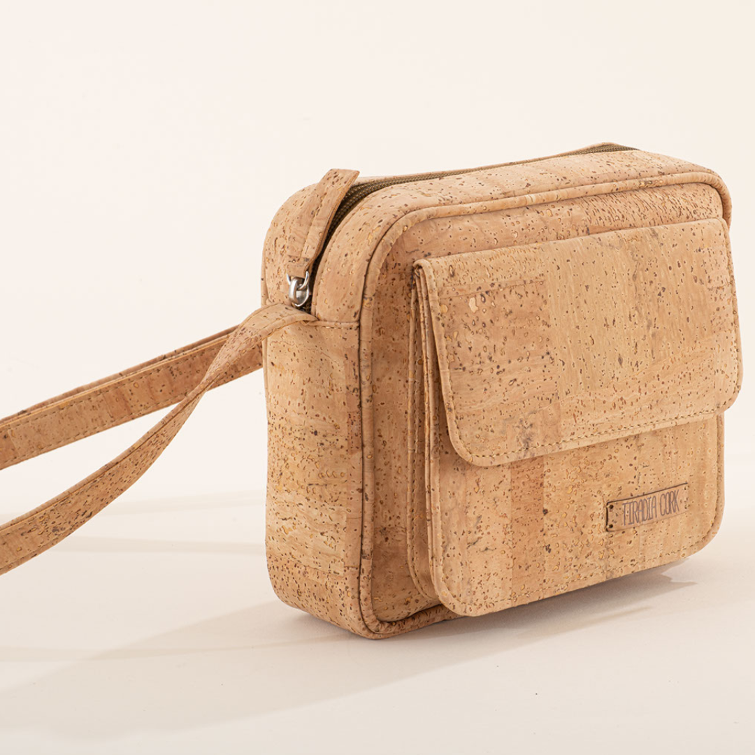 On The Go Crossbody made of Cork - Natural, Sustainable, Vegan, Biodegradable