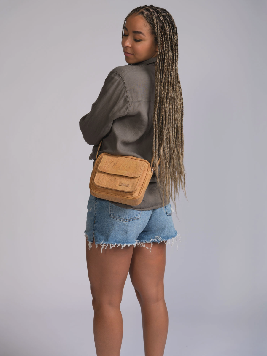 On The Go Crossbody made of Cork - Natural, Sustainable, Vegan, Biodegradable