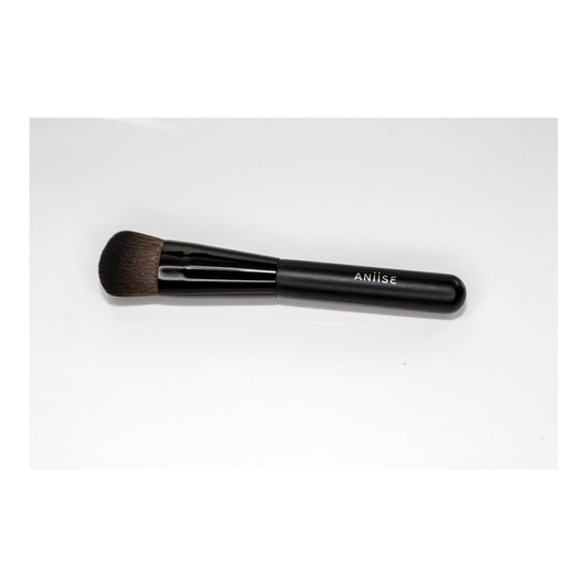 Contouring Makeup Brush